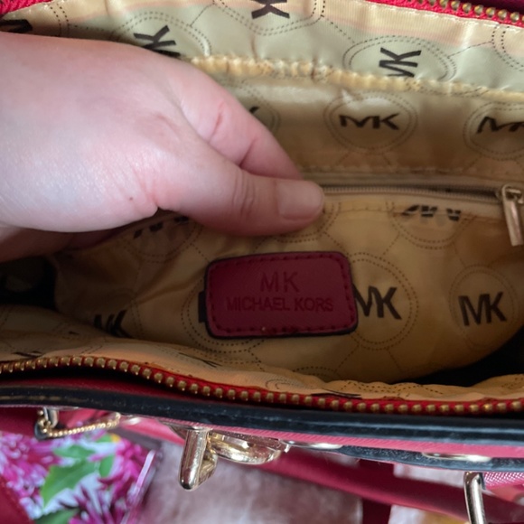 NWOT Michael Kors riveted hand/shoulder bag - Picture 5 of 10